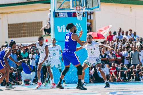 CBA：辽宁男篮轻松拿下天津队